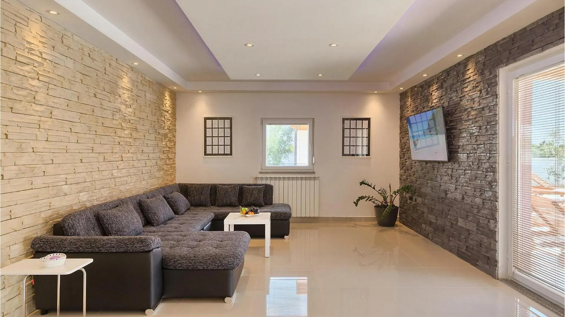 Villa Zeus Pula 0*,
