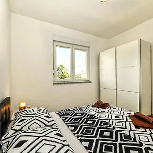 Appartamento Apartment Una, Pola